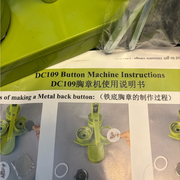 NWOT Button Maker - Picture 5 of 6